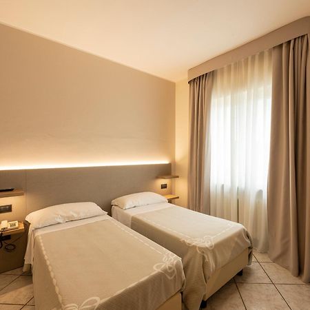 Hotel La Rotonda Cepagatti Ngoại thất bức ảnh