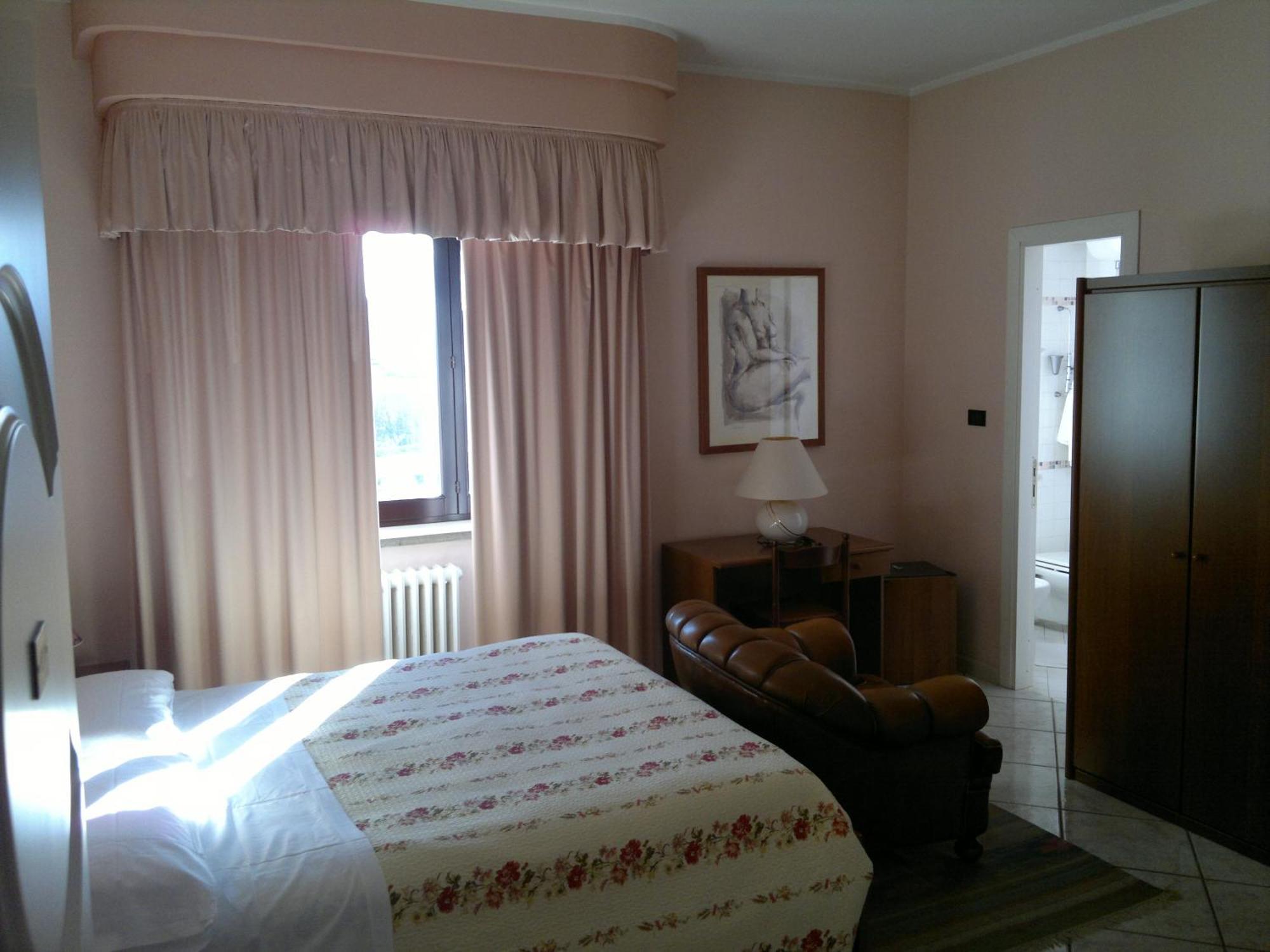 Hotel La Rotonda Cepagatti Ngoại thất bức ảnh