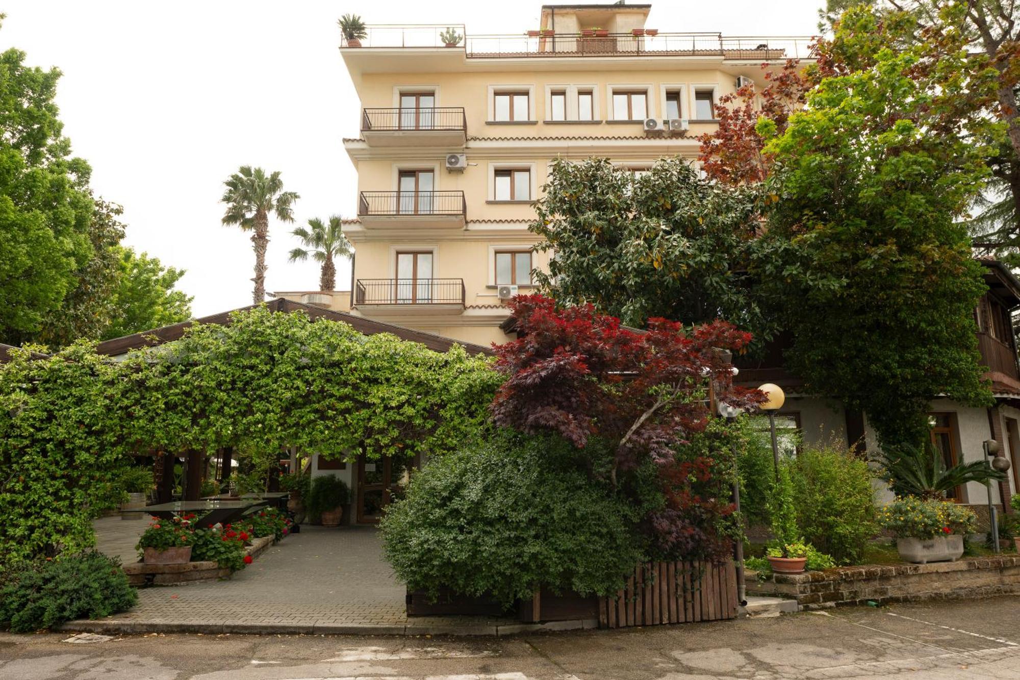 Hotel La Rotonda Cepagatti Ngoại thất bức ảnh