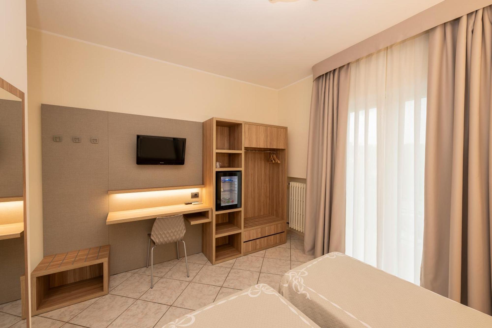 Hotel La Rotonda Cepagatti Ngoại thất bức ảnh