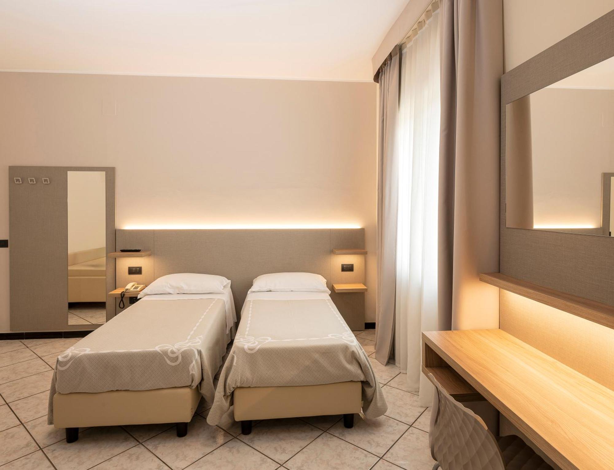 Hotel La Rotonda Cepagatti Ngoại thất bức ảnh