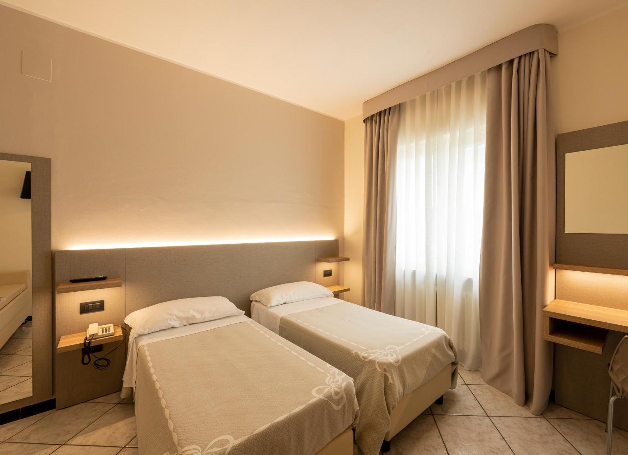 Hotel La Rotonda Cepagatti Ngoại thất bức ảnh