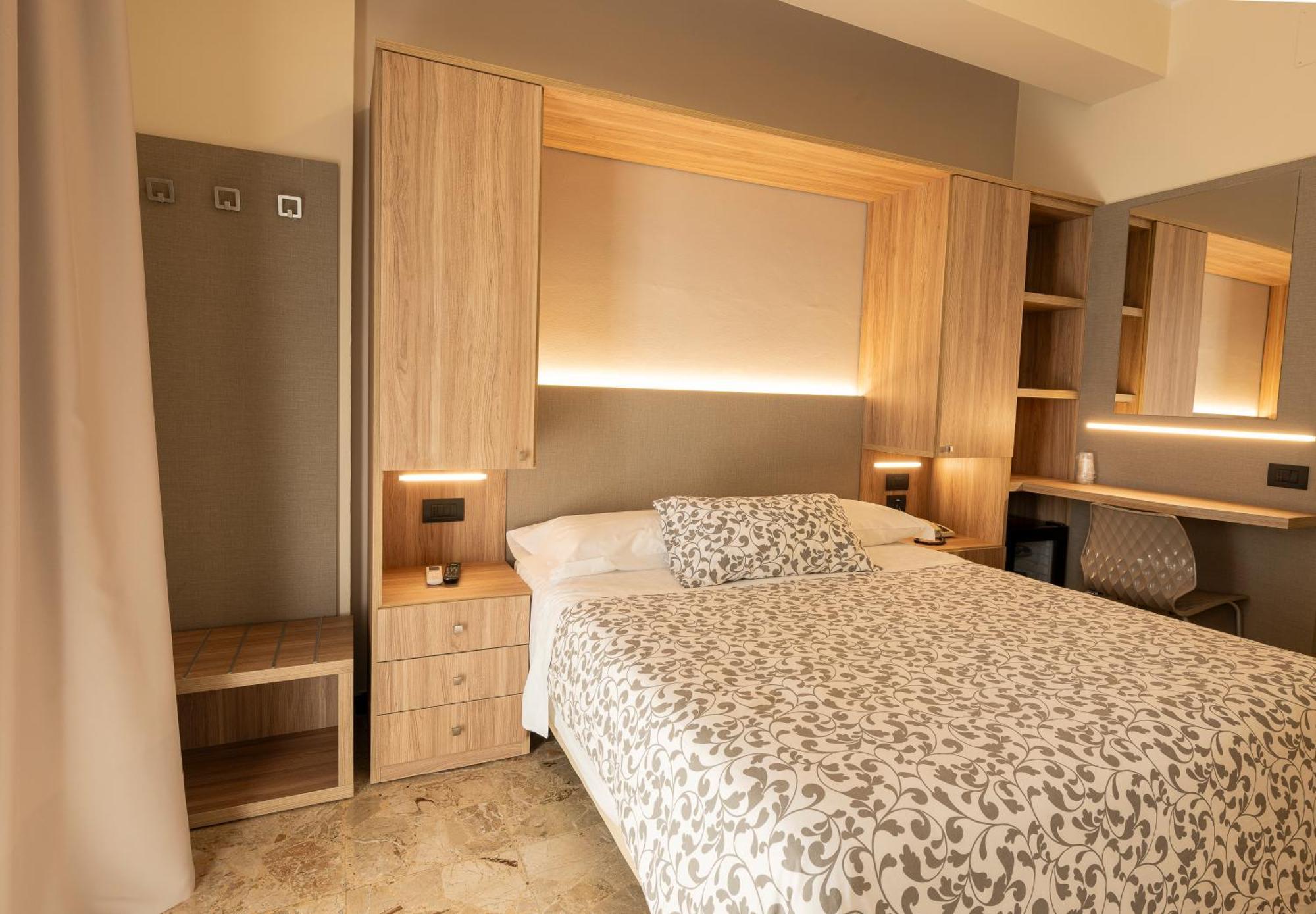 Hotel La Rotonda Cepagatti Ngoại thất bức ảnh