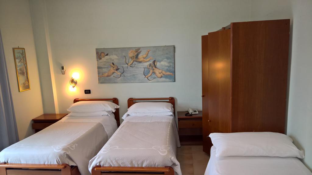 Hotel La Rotonda Cepagatti Ngoại thất bức ảnh
